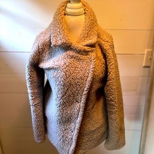 Aster June Awesome cozy fluffy Teddy jacket